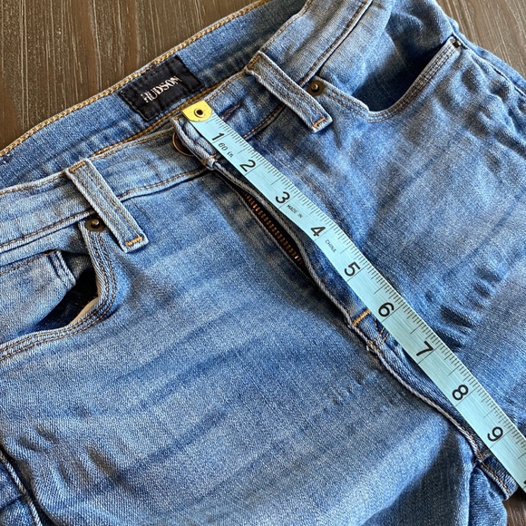 Hudson distressed jeans with raw edge at ankles size 26. - Picture 10 of 12